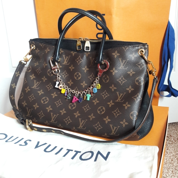 TRADED ❤️ Louis Vuitton Pallas MM Noir Calfskin - Picture 4 of 16